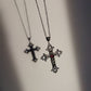 Cruz del Trono – Cadena con piedra roja o negra